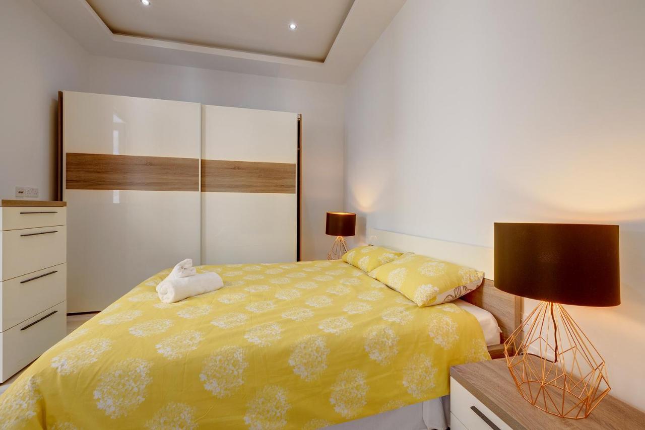 Modern Apartment In The Best Area Of Sliema Kültér fotó
